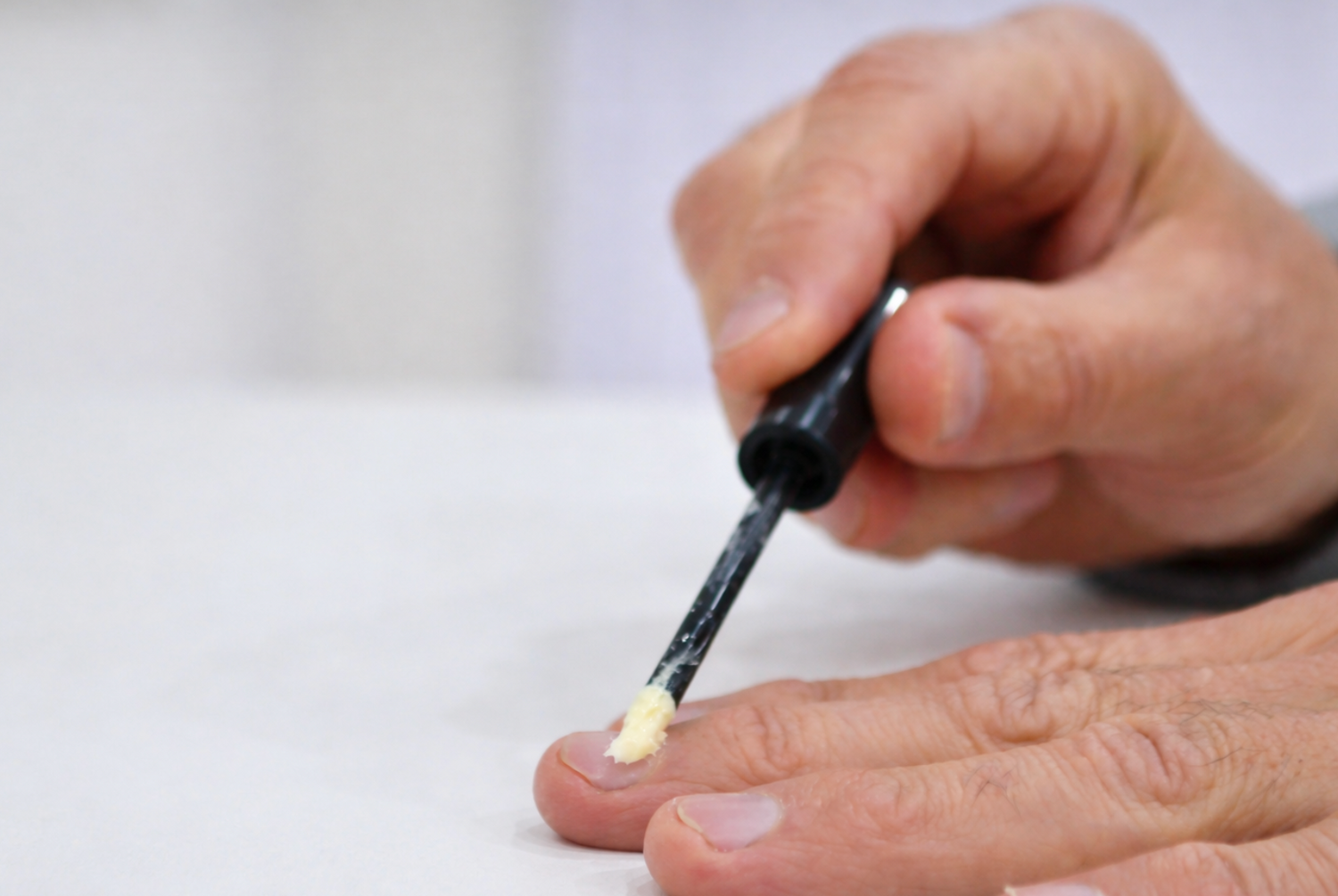 Nagelpflege bei therapiebedingter Belastung